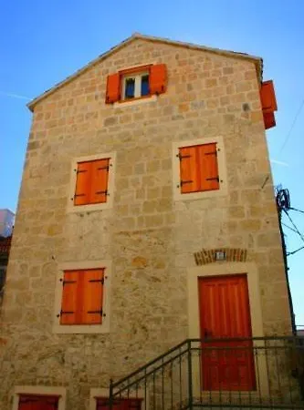 Hotel Stonehouse 3*